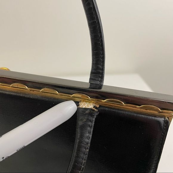Vintage | 1940s Sak’s 5th Avenue Leather Handbag - Picture 8 of 10